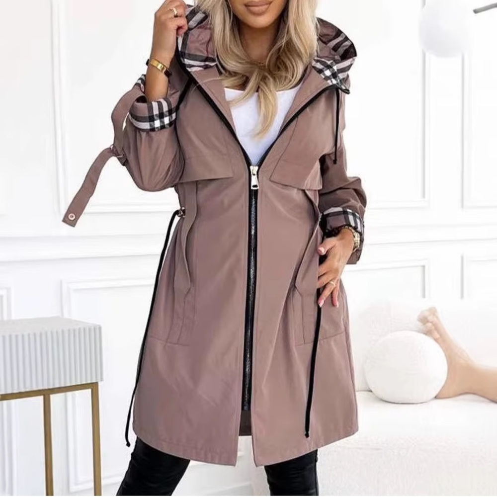 Amazon Brown Hooded Coat with Plaid Lining. 100% Polyester    Size: Medium